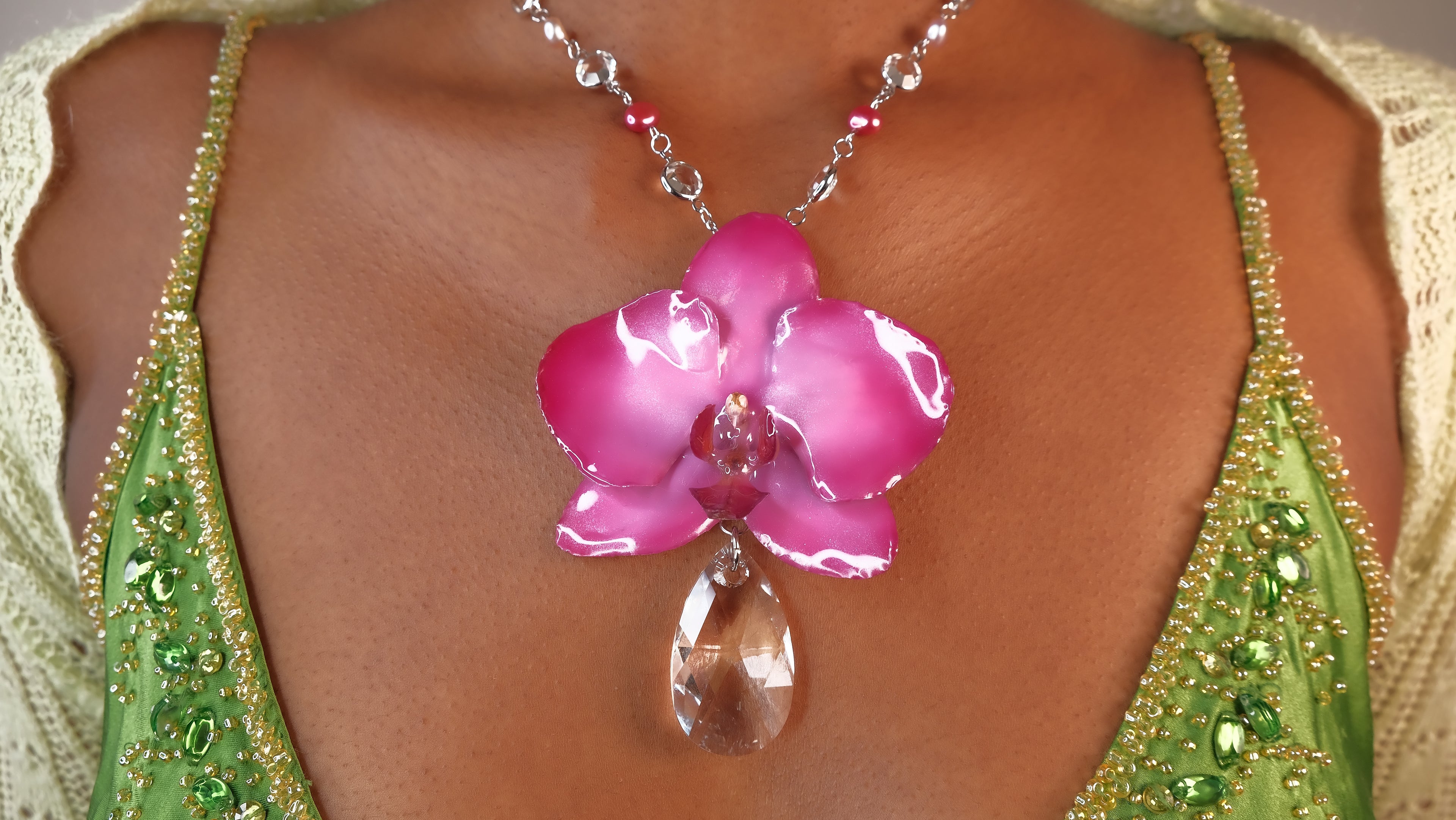 Aura Teardrop Pendant