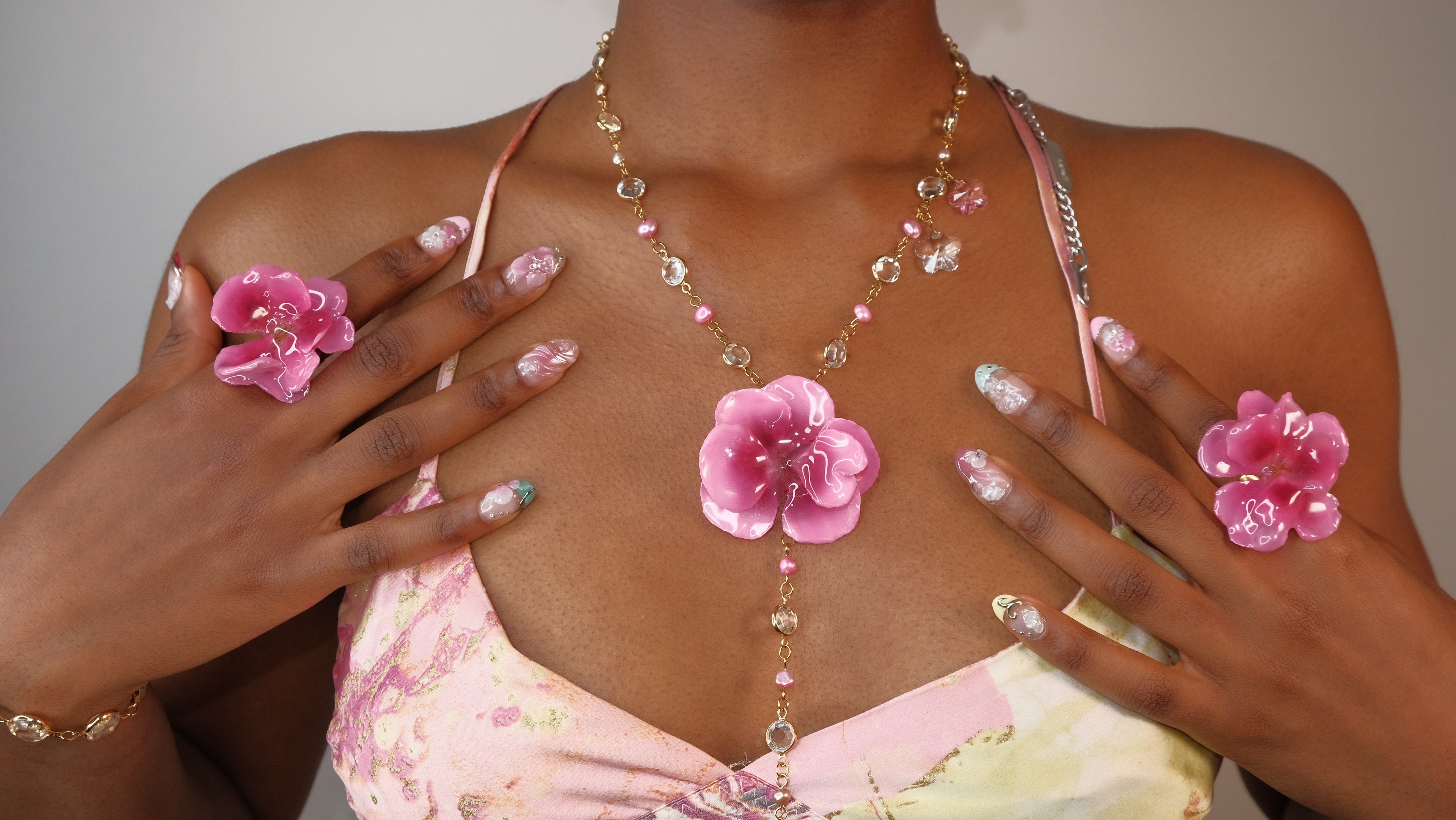Vera Teardrop Lariat