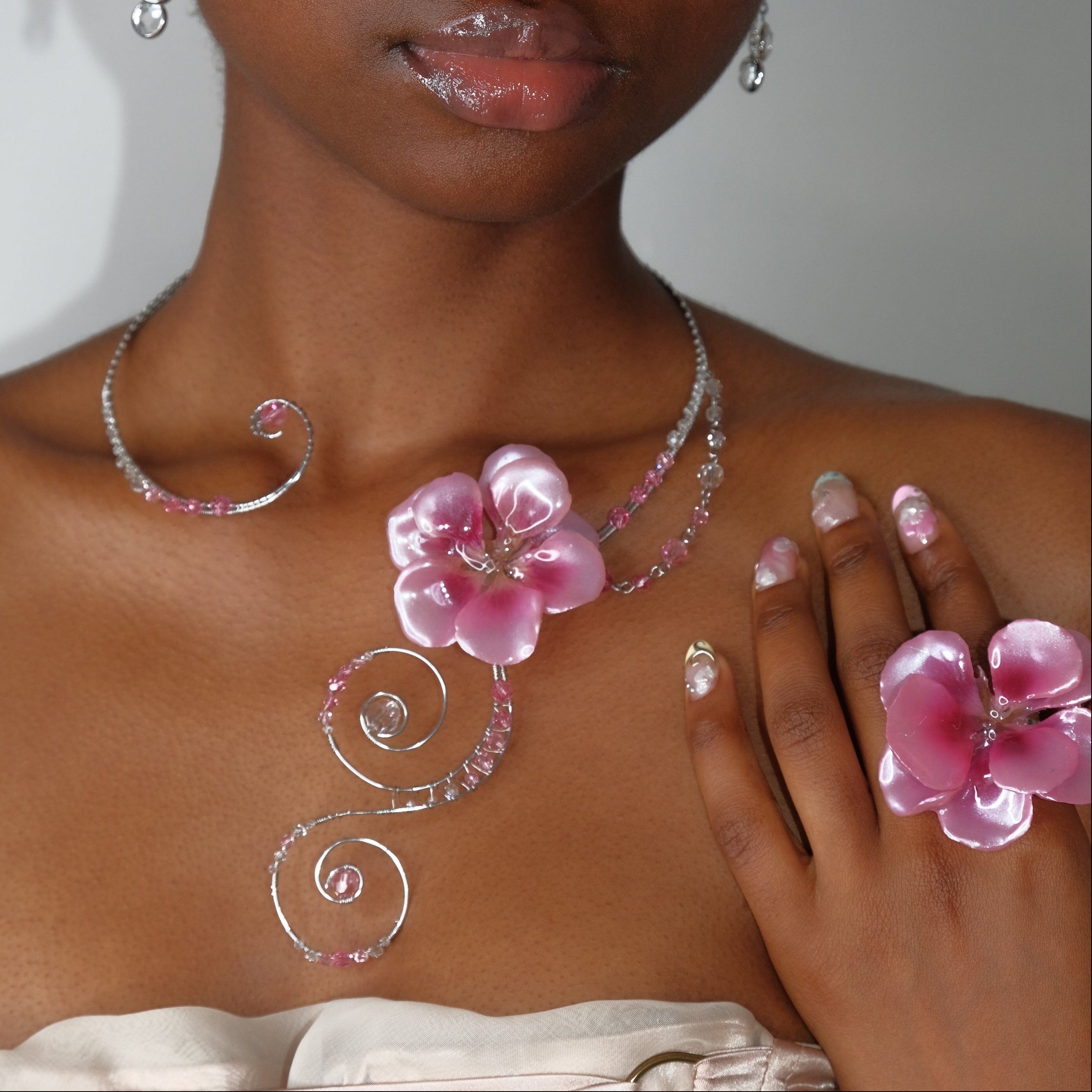 Daphne Gem Collar