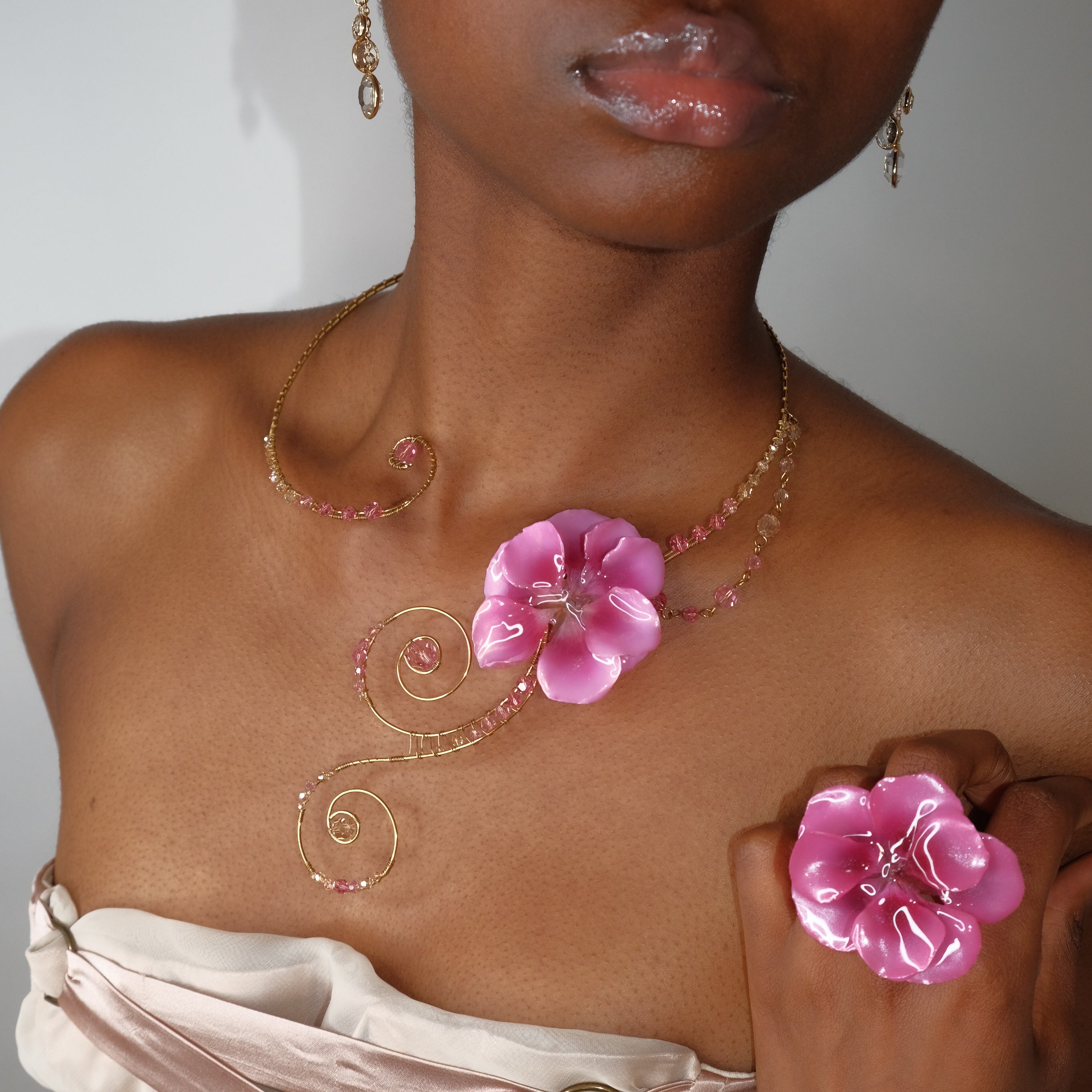 Daphne Gem Collar