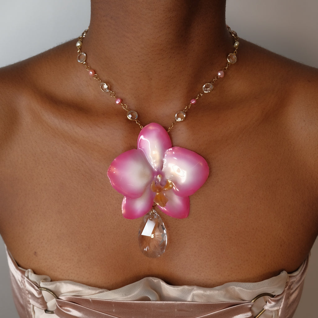 Aura Teardrop Pendant