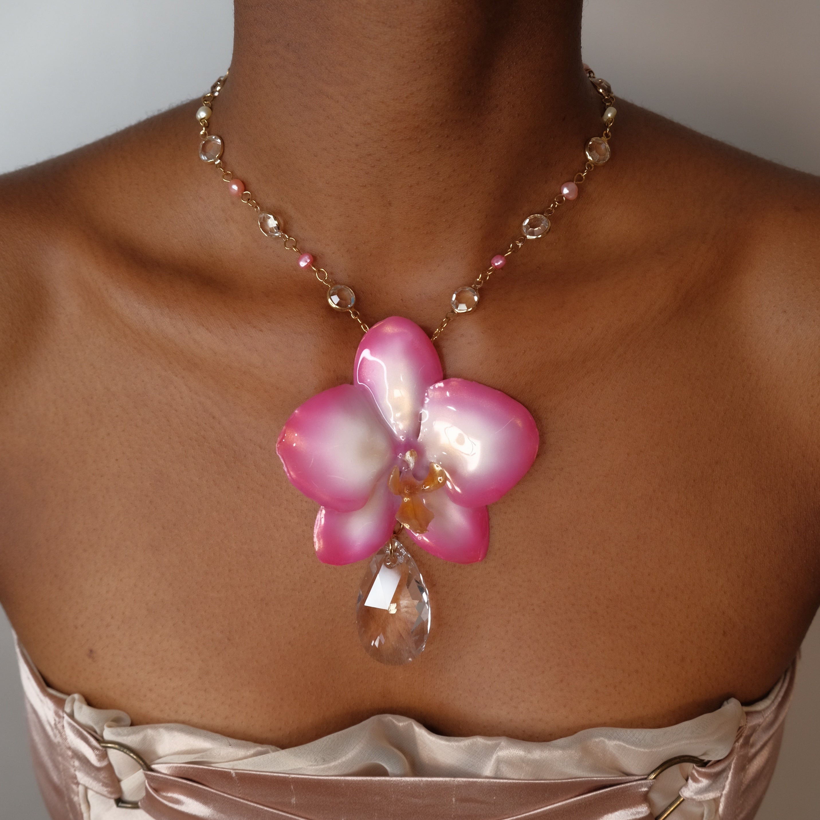 Aura Teardrop Pendant