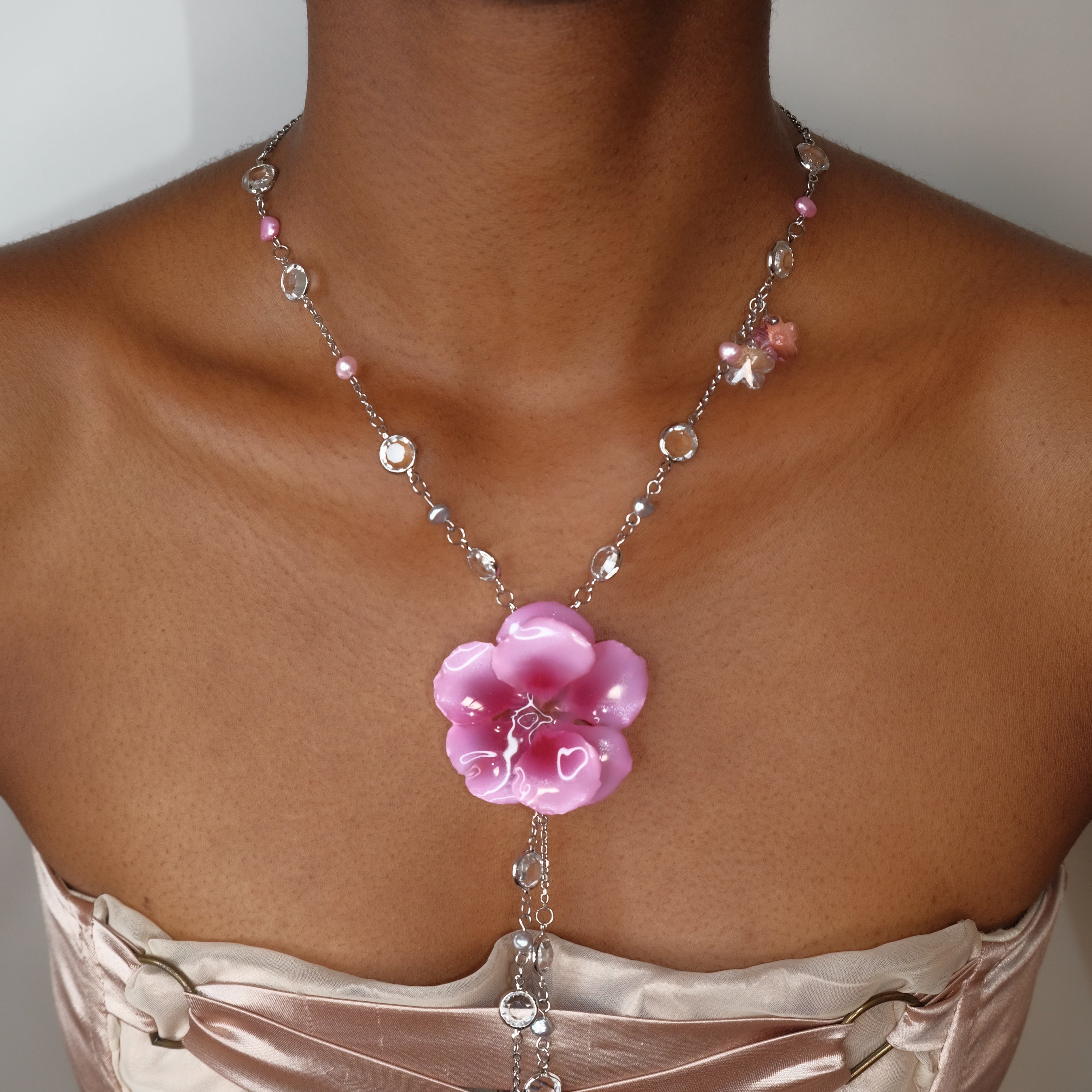 Flora Cascade Lariat