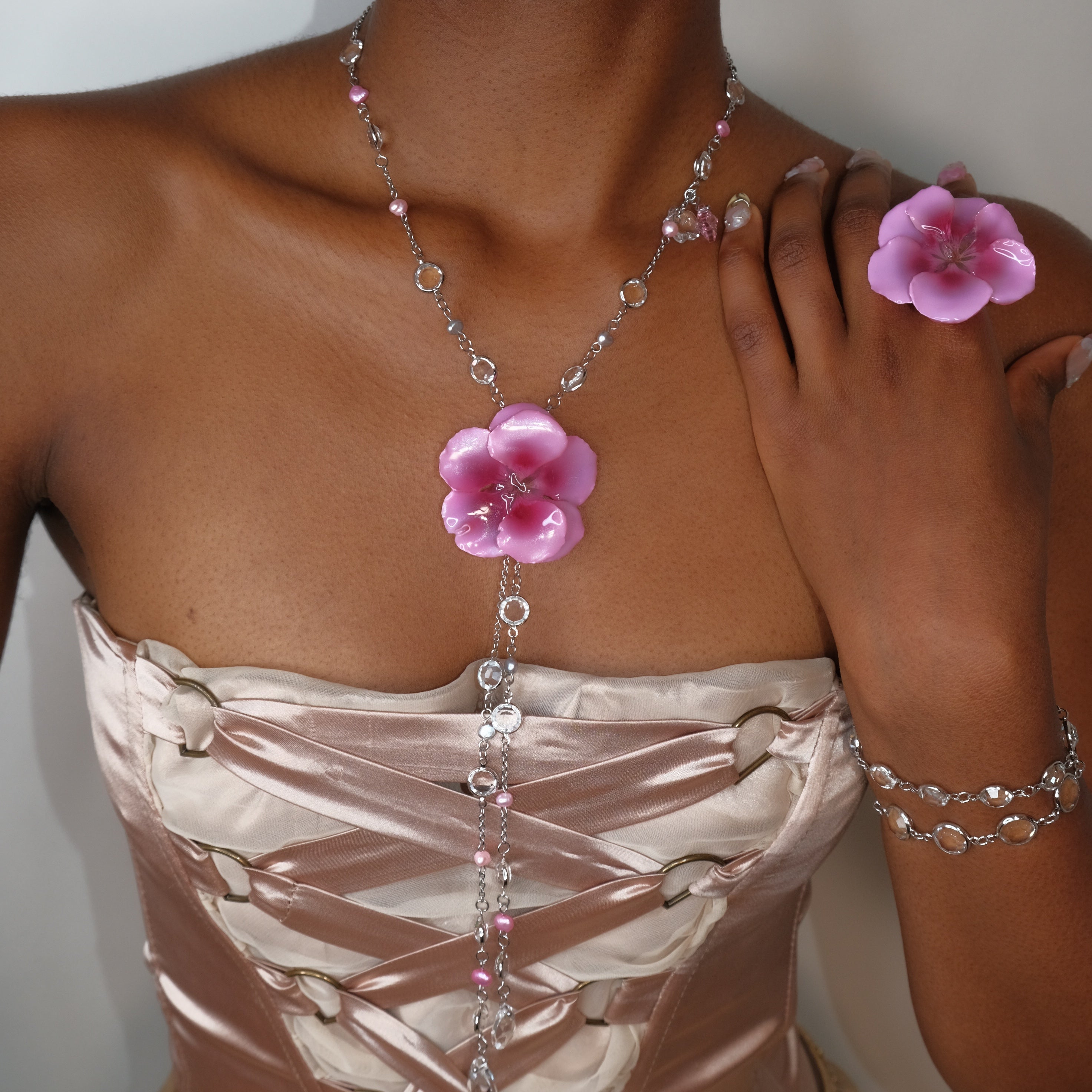 Flora Cascade Lariat