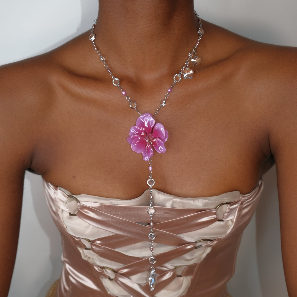Vera Teardrop Lariat