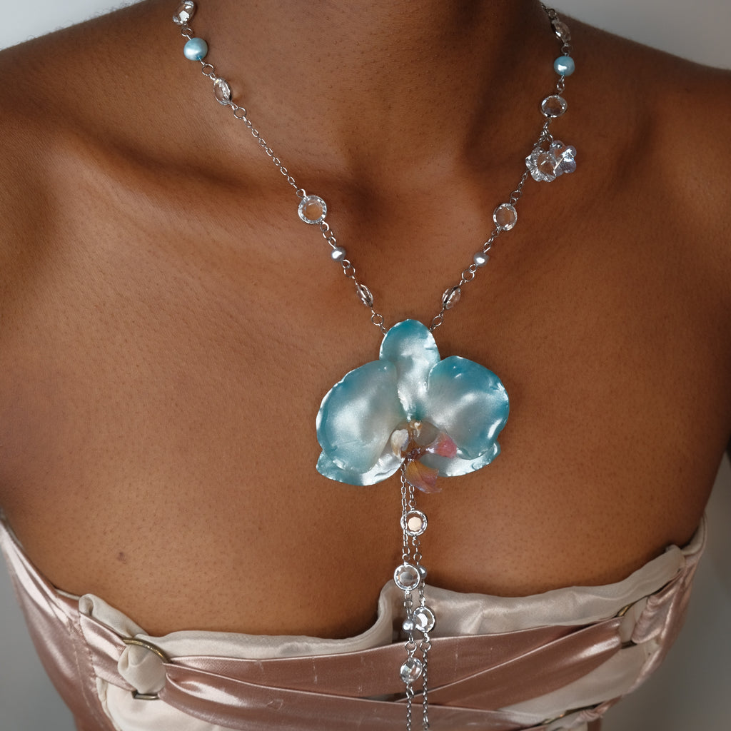 Flora Cascade Lariat
