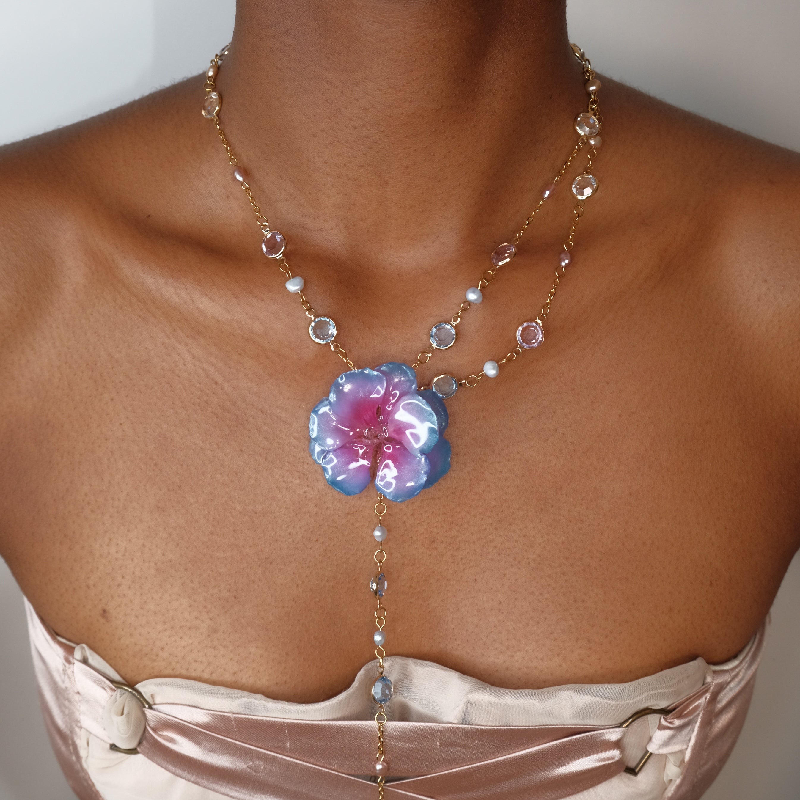 Estelle Lariat