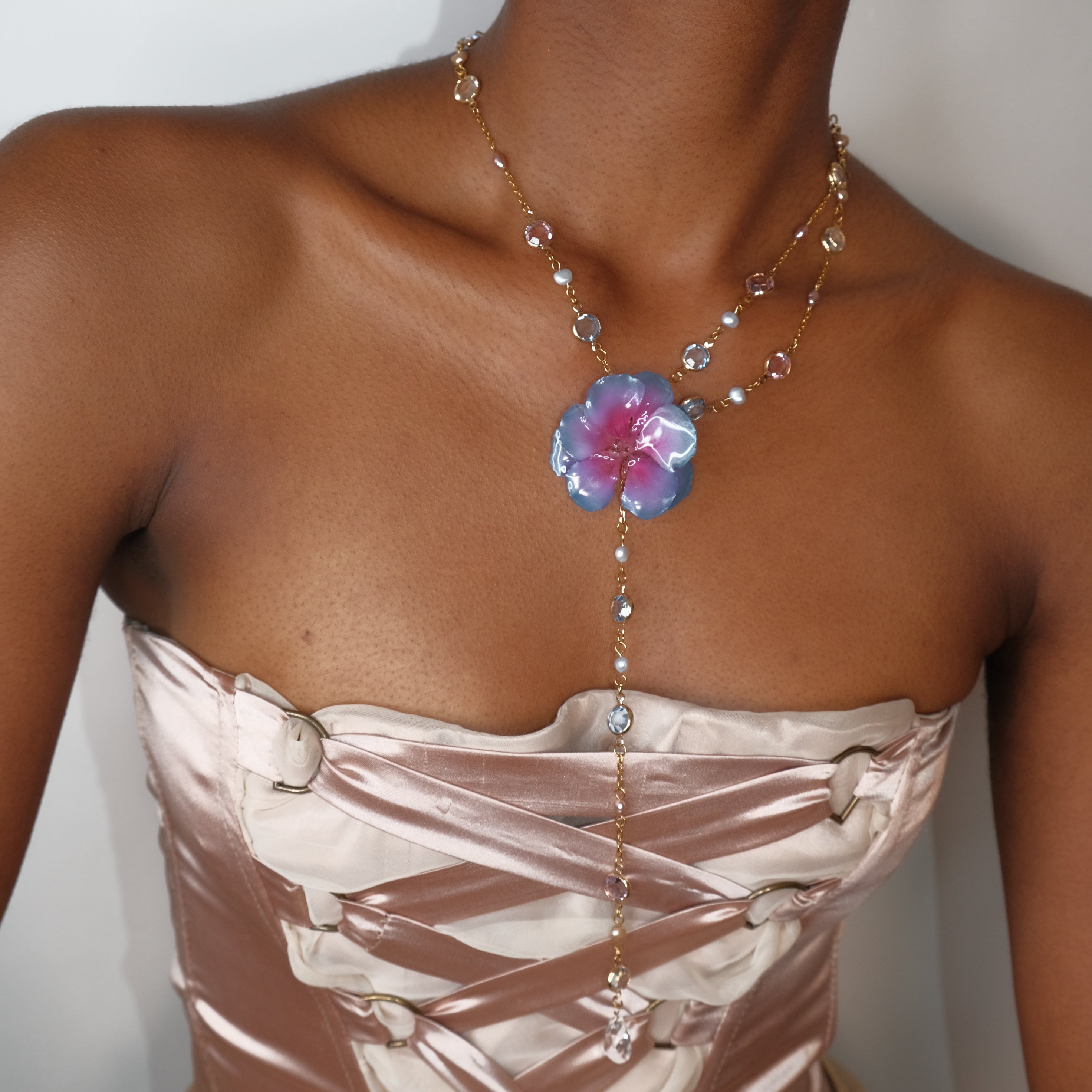 Estelle Lariat