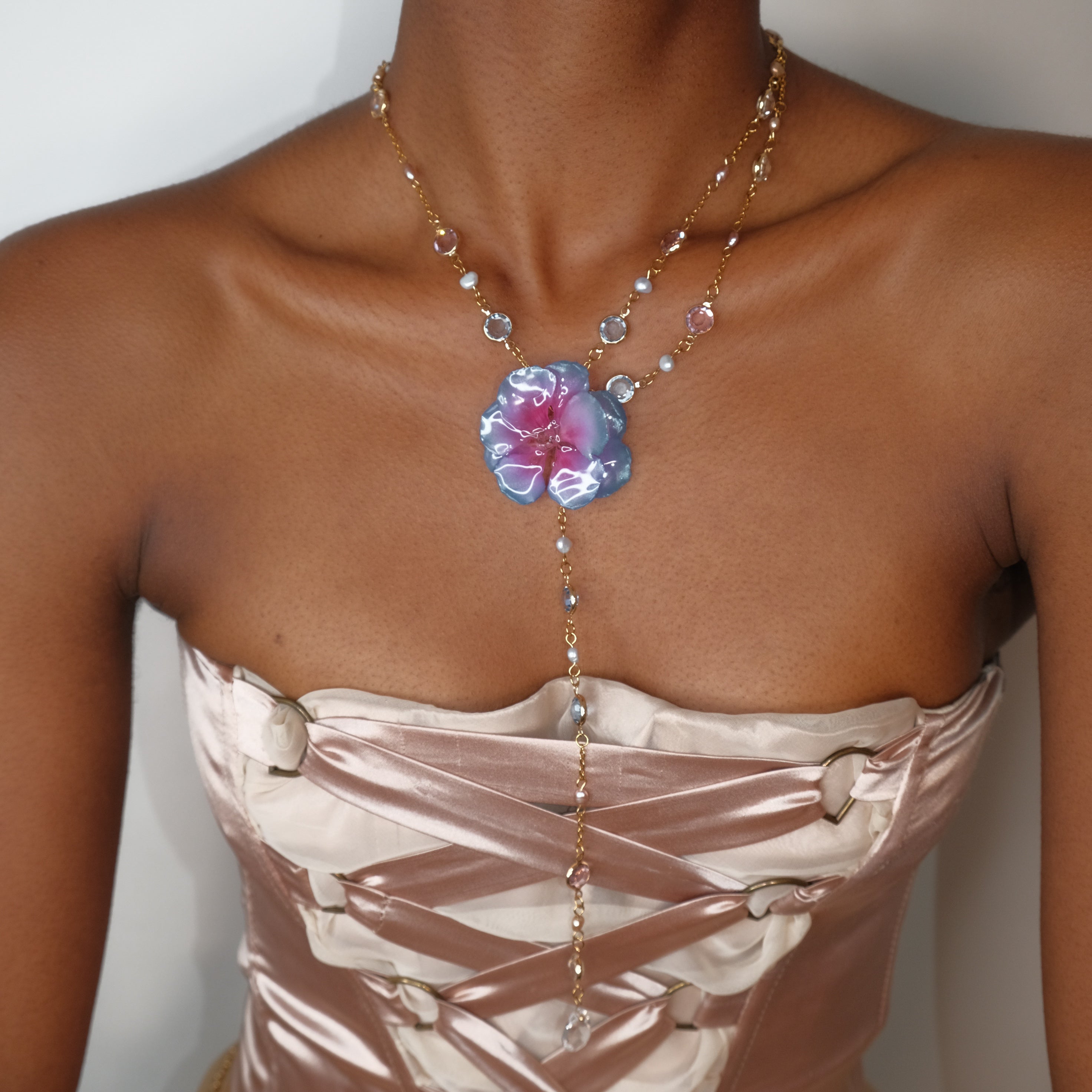 Estelle Lariat