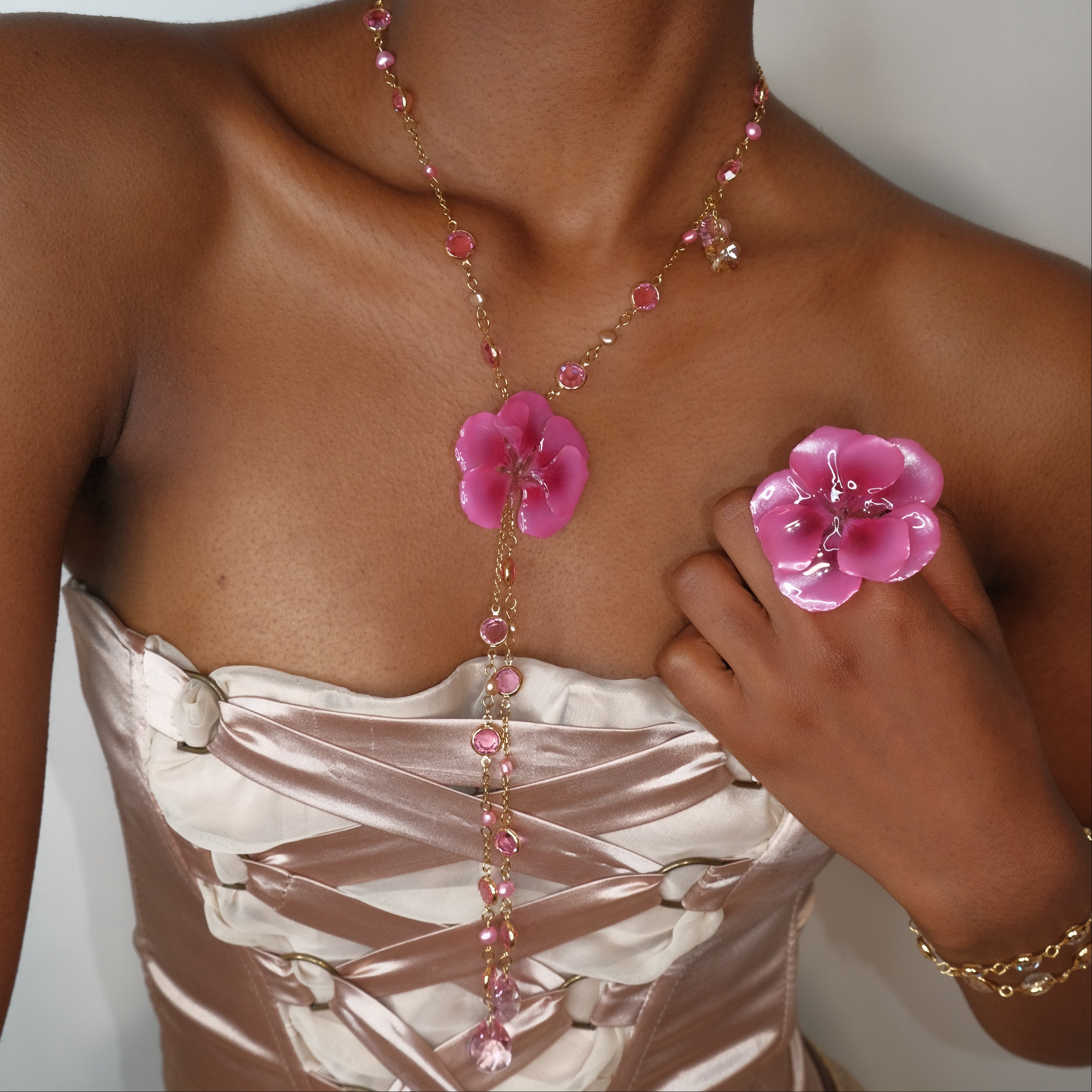 Flora Cascade Lariat