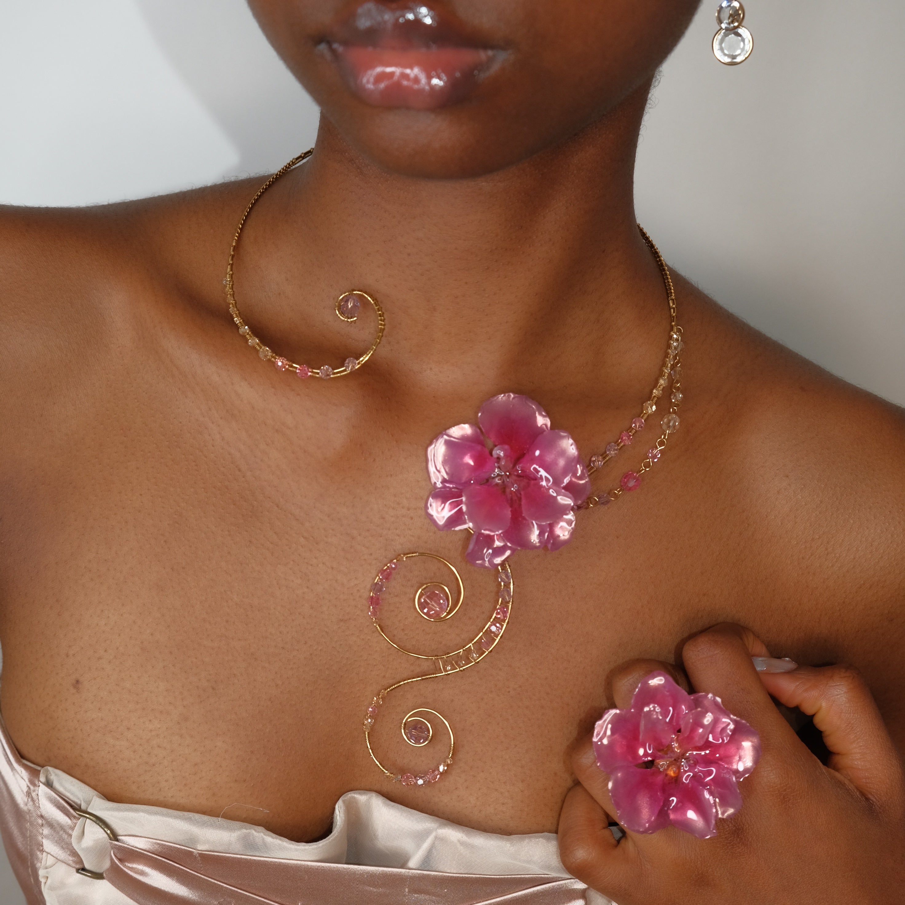 Daphne Gem Collar