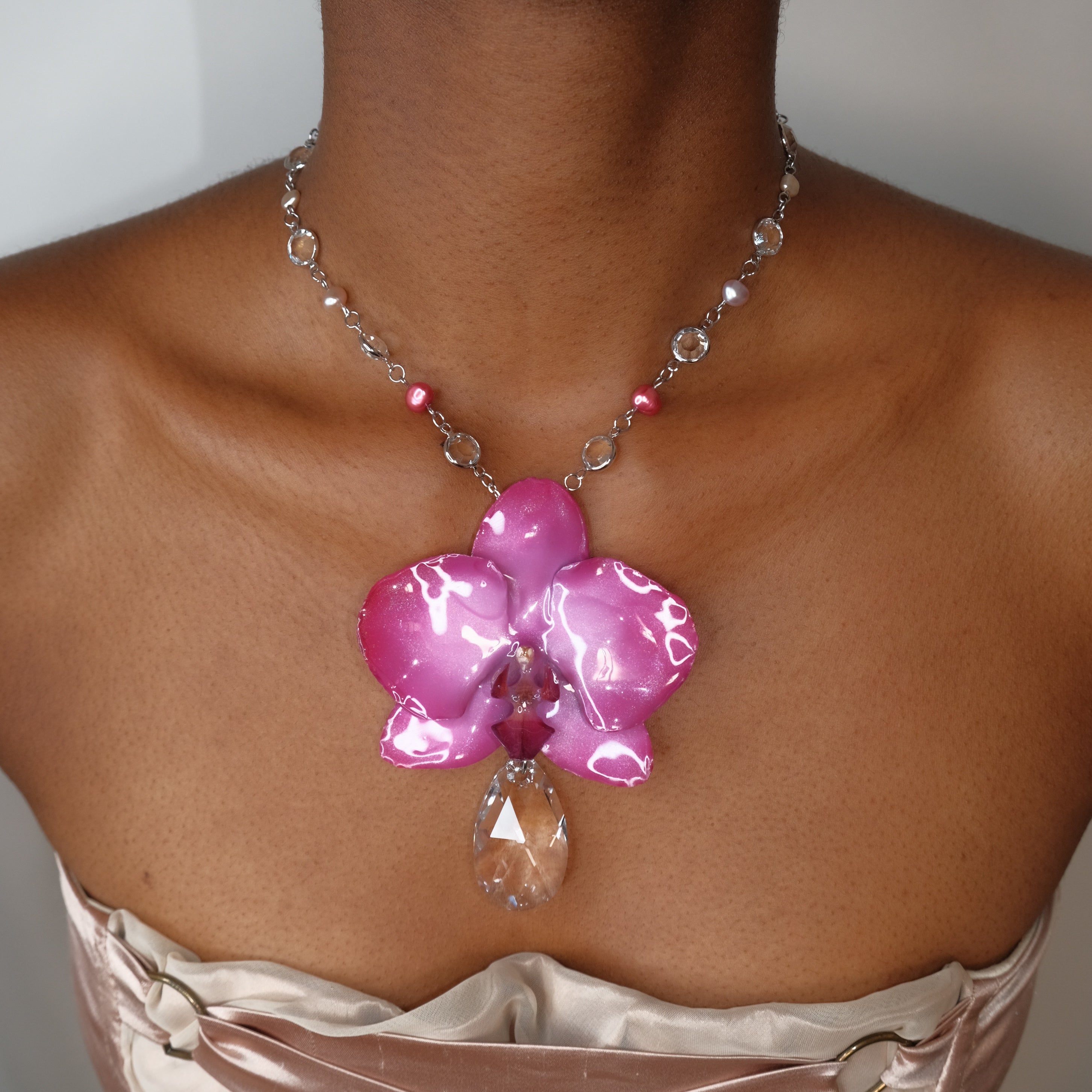 Aura Teardrop Pendant