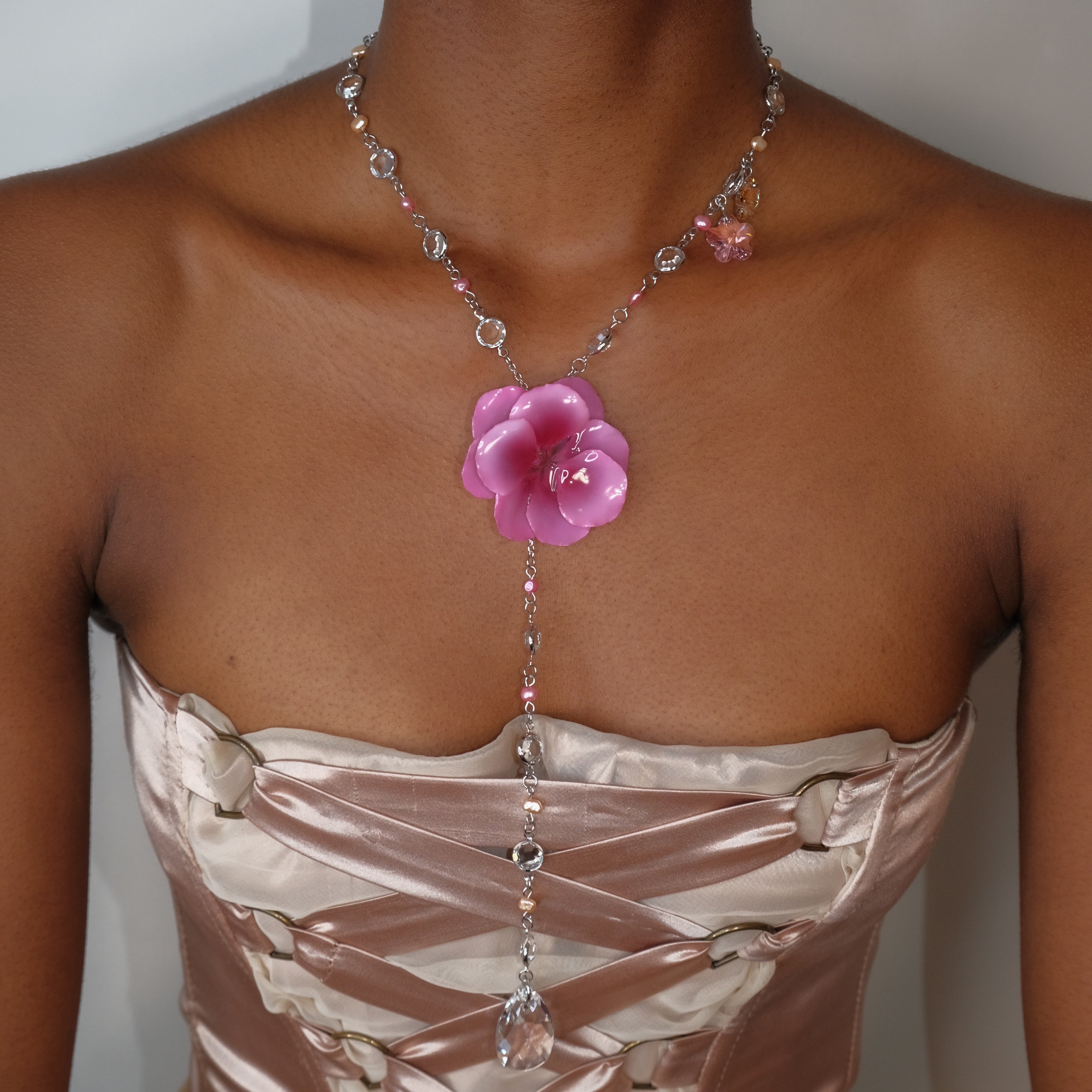 Vera Teardrop Lariat