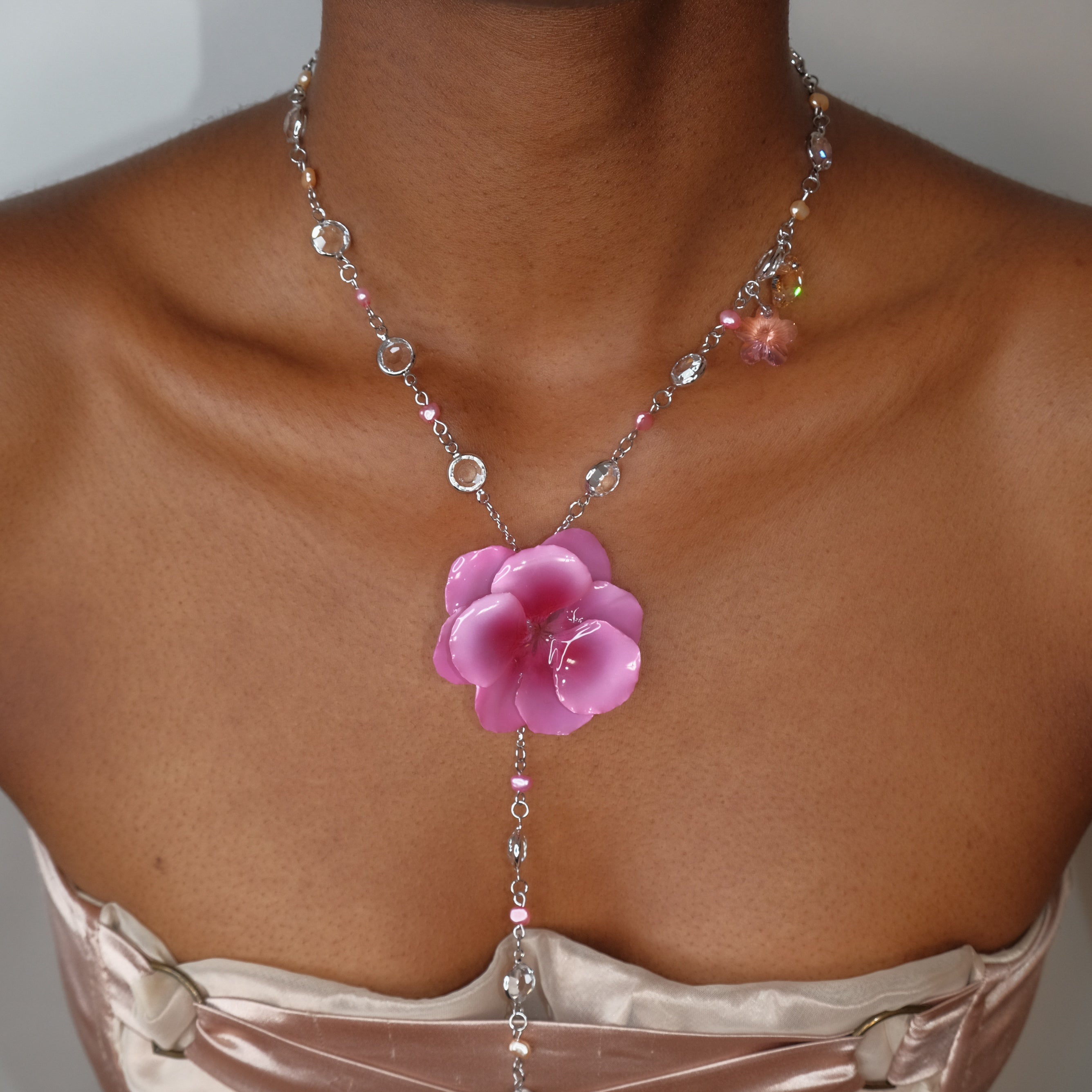 Vera Teardrop Lariat