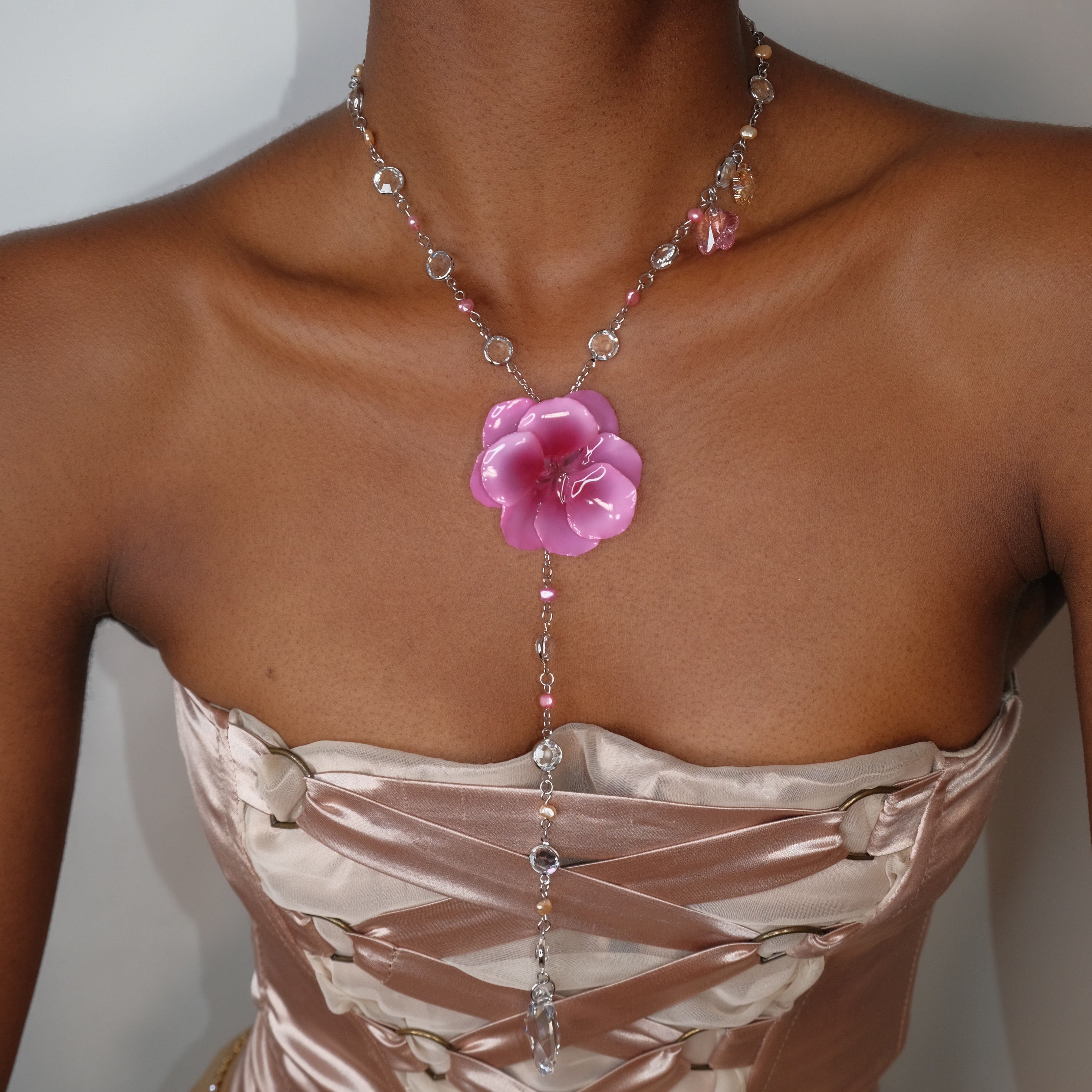 Vera Teardrop Lariat