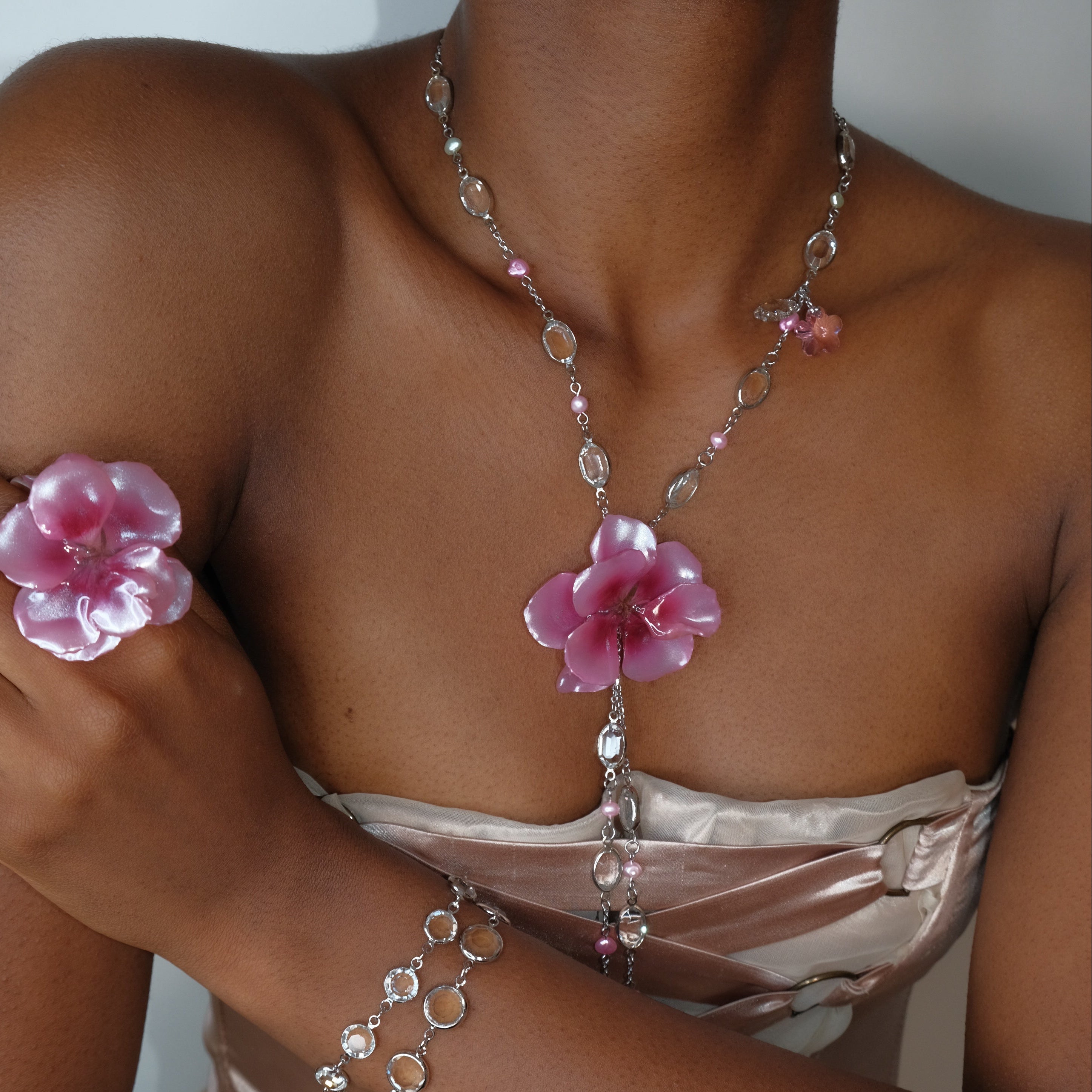 Flora Cascade Lariat