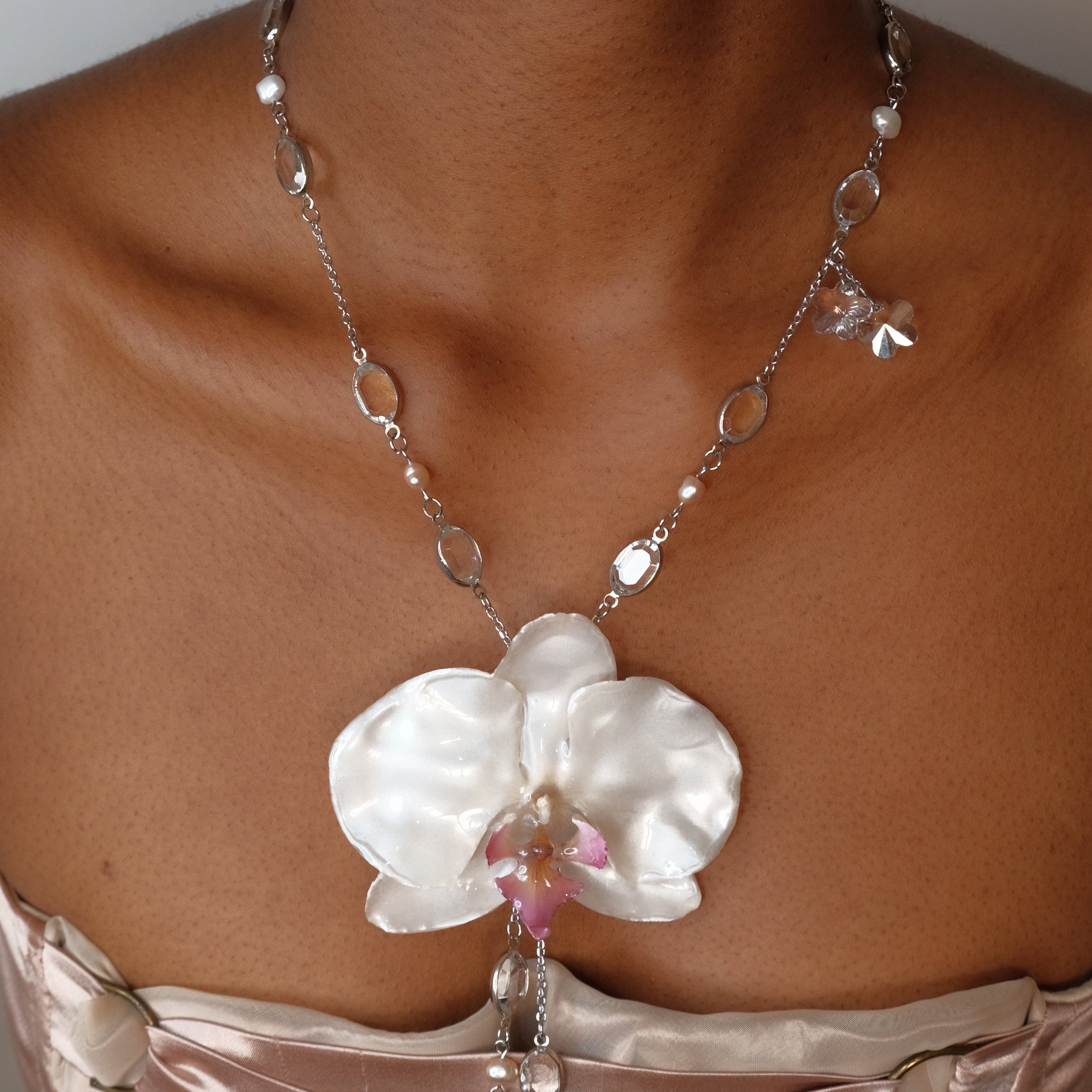 Flora Cascade Lariat