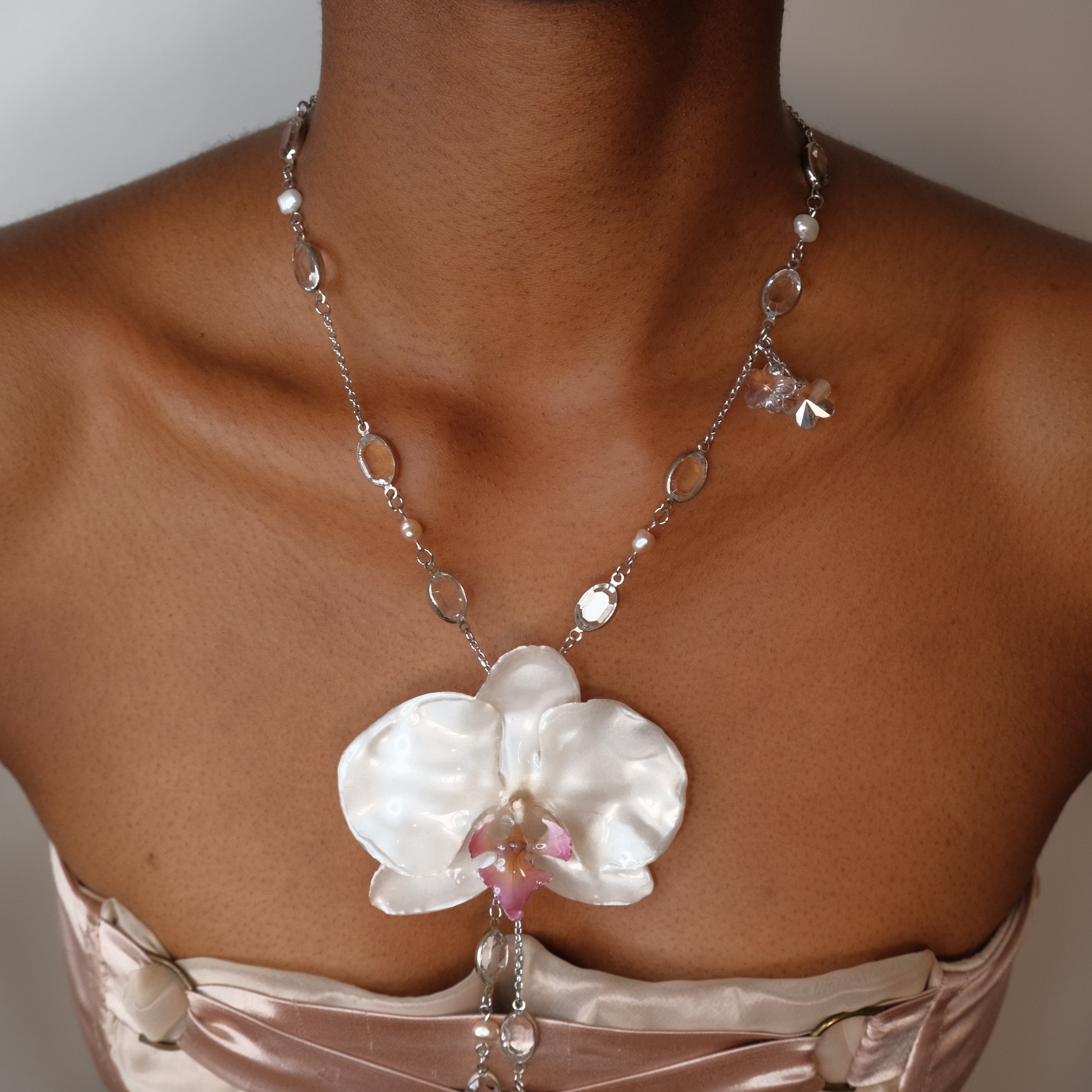 Flora Cascade Lariat