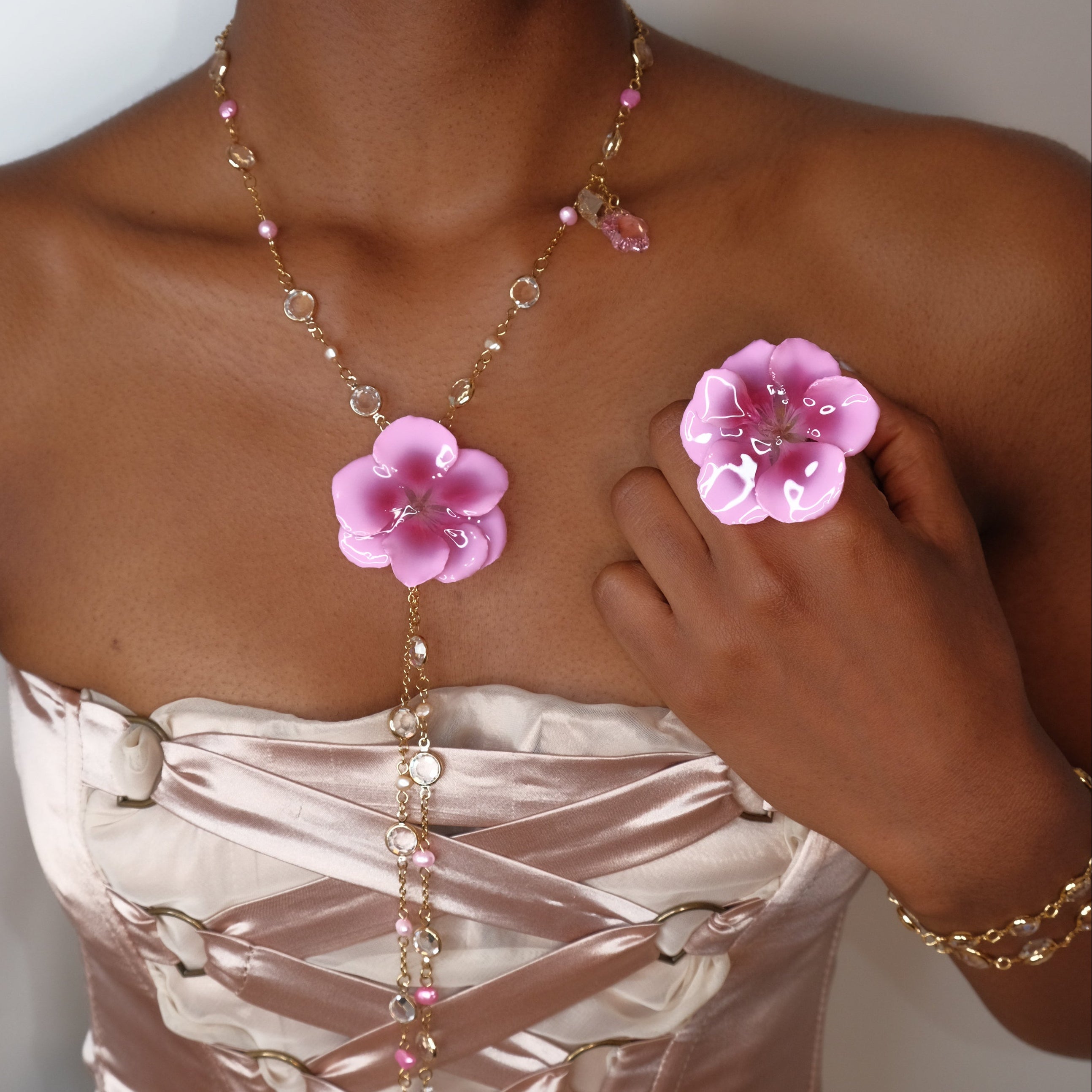 Flora Cascade Lariat