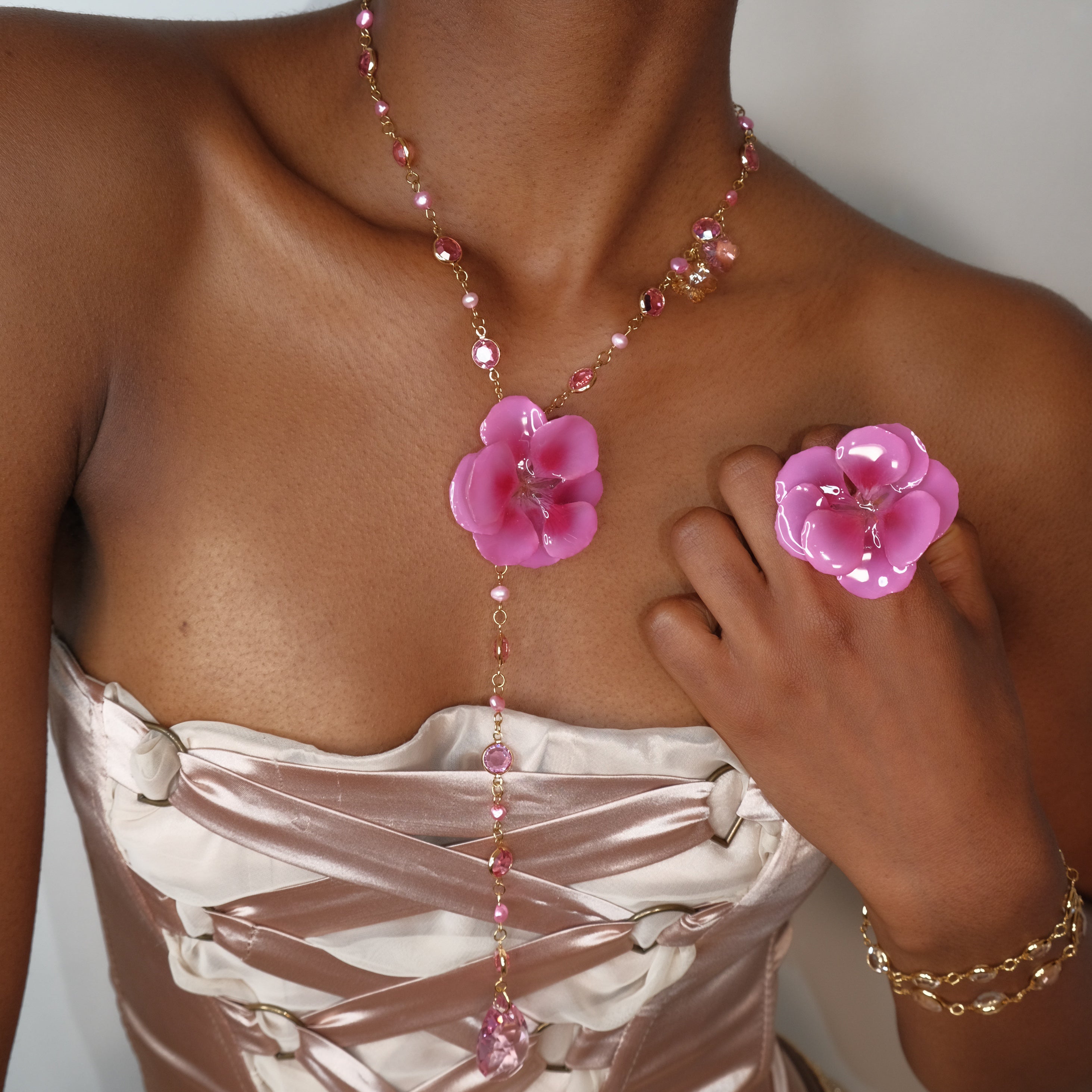Vera Teardrop Lariat