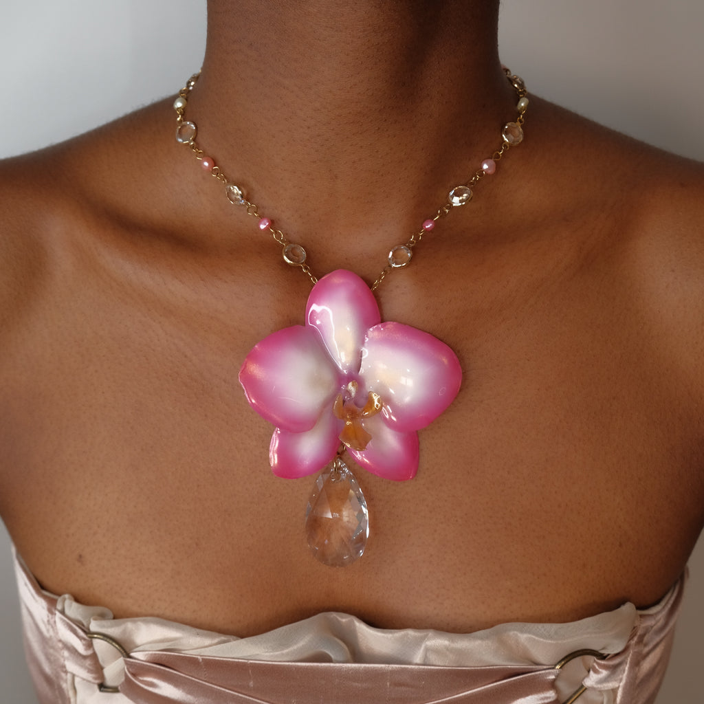 Aura Teardrop Pendant